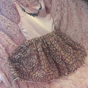 Girls dress: size 7-8